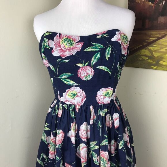 French connection floral maxi dress - Picture 2 of 4